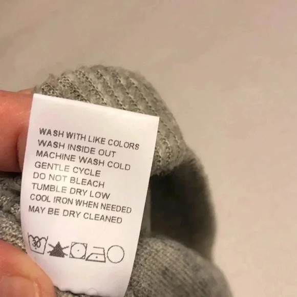 Trisha Tyler gray pullover sweater. Small pocket on front left. Size S - Picture 11 of 11